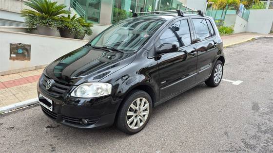 VOLKSWAGEN FOX 1.0 MI TREND 8V FLEX 4P MANUAL VOLKSWAGEN FOX 1.0 MI TREND 8V FLEX 4P MANUAL